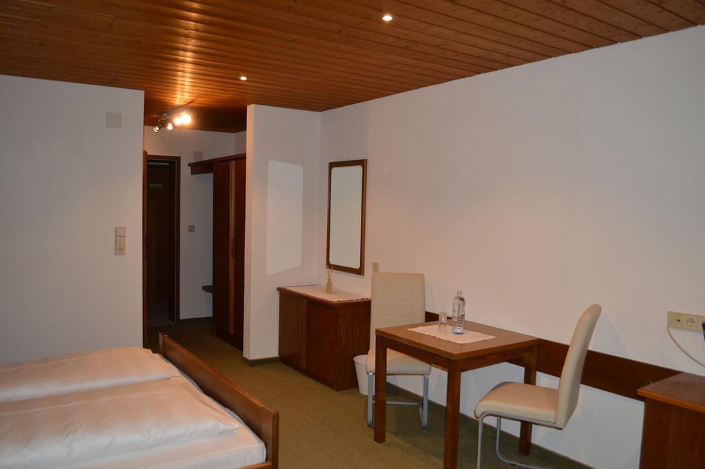 Gasthaus Glockle Apartment Damuels Ngoại thất bức ảnh
